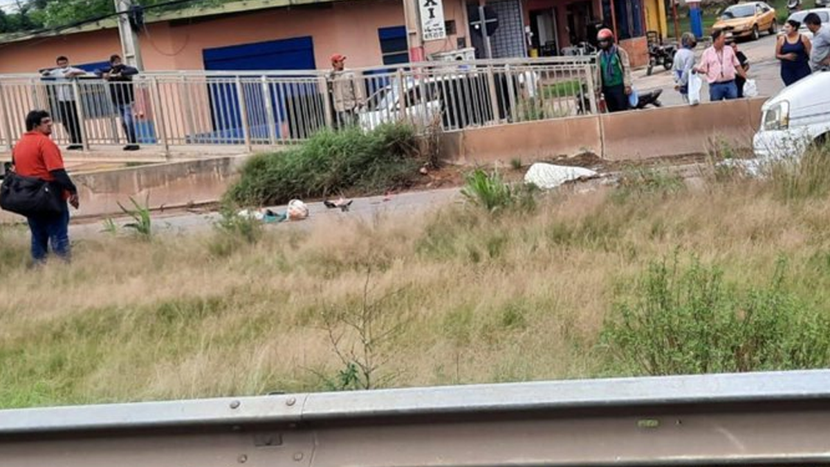 Accidente en la ruta PY03. Iban a bordo de una moto y terminaron descuartizados